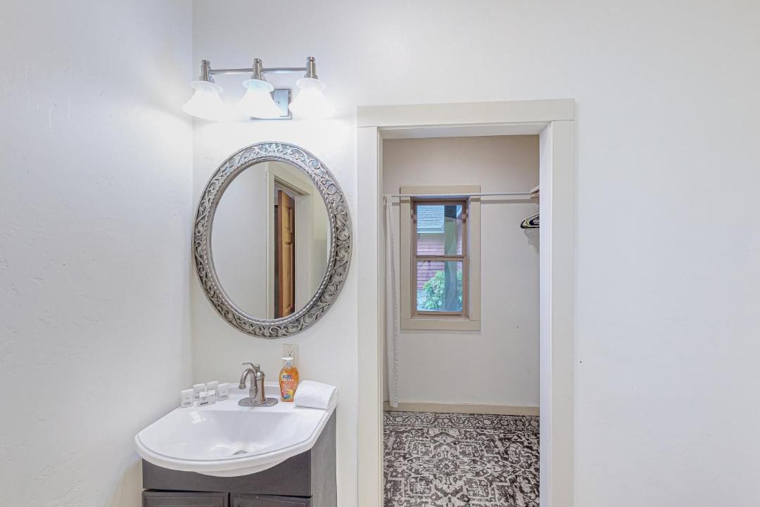 Photo of Bathroom in Dallesport