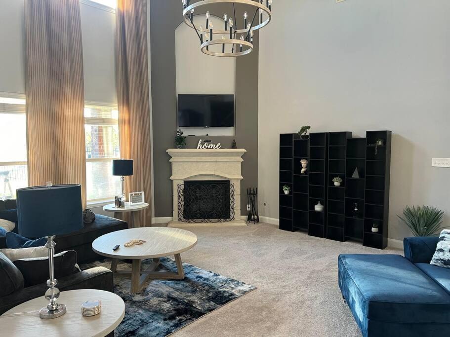 Photo of Livingroom in Iowa Colony