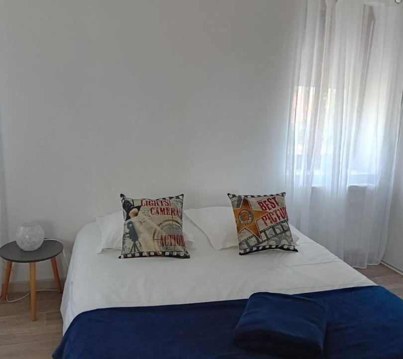 Photo of Bedroom in Bourbon-Lancy