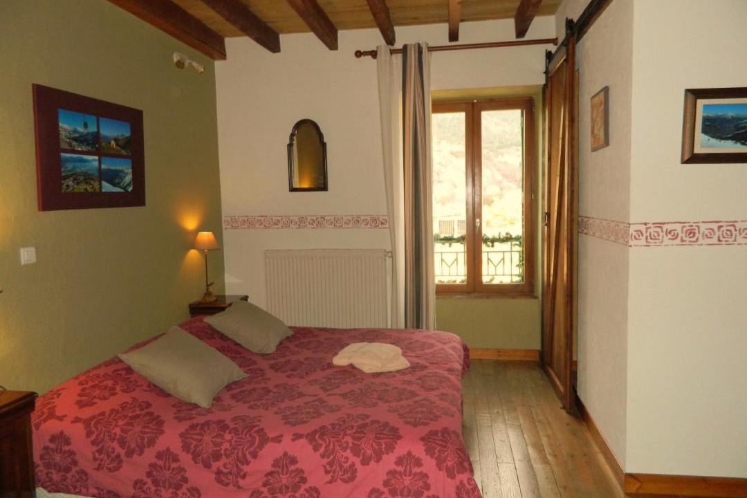 Photo of Bedroom in Jausiers