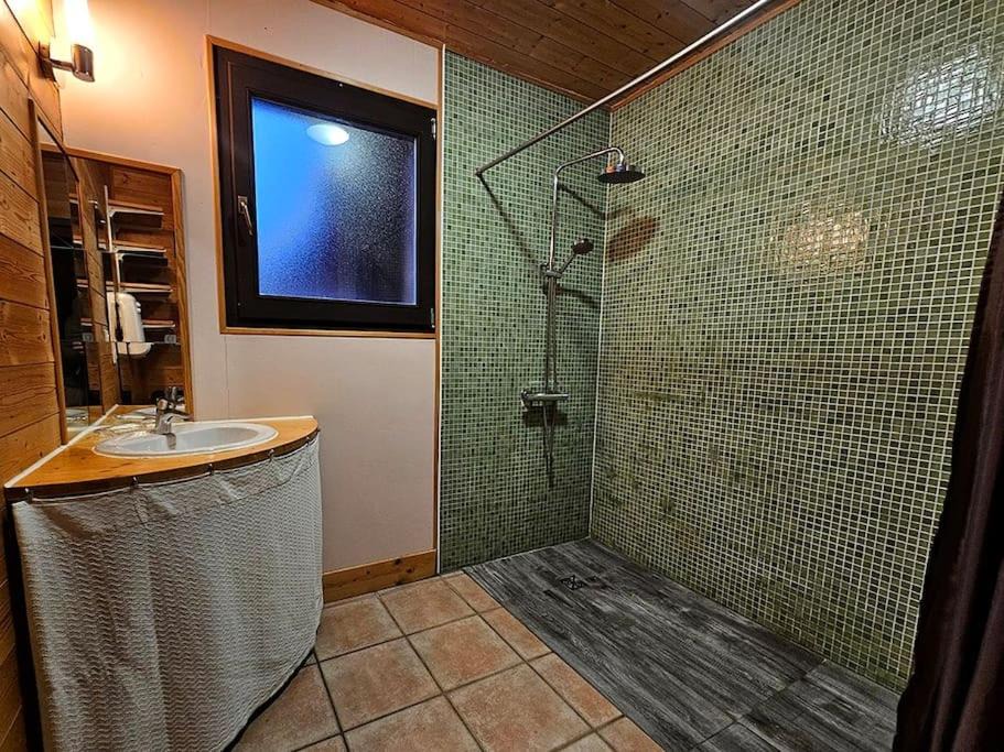 Photo of Bathroom in Travexin