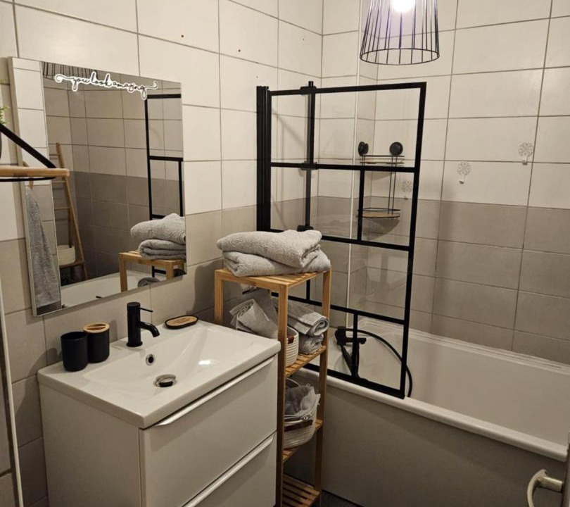 Photo of Bathroom in Charleville-Mezieres