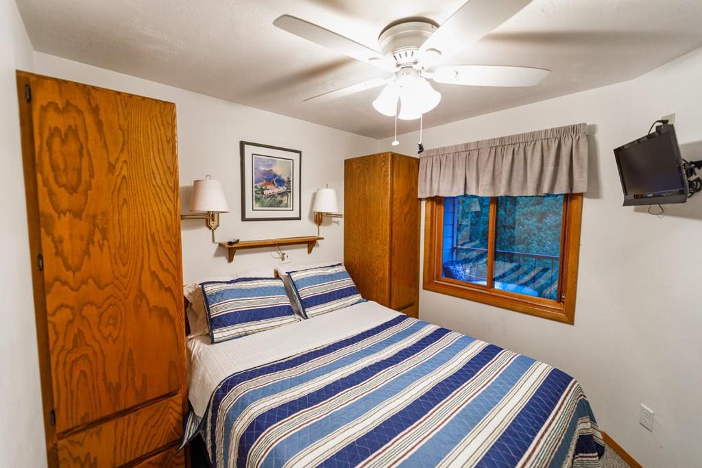 Photo of Bedroom in Ephraim