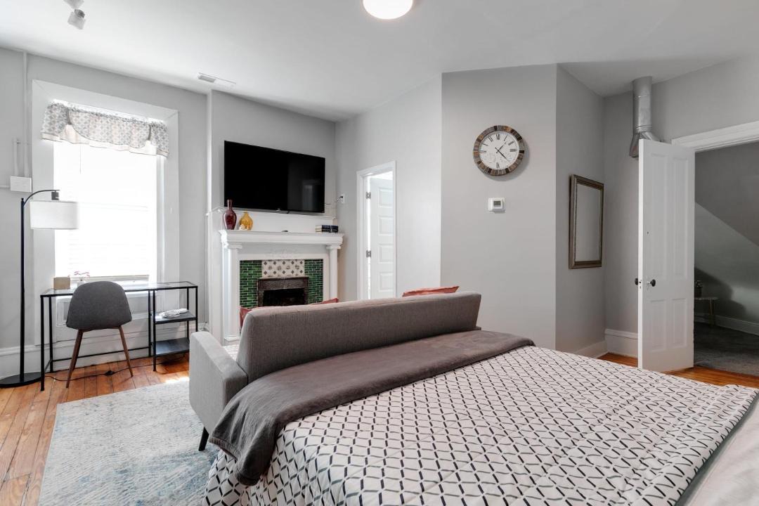 Photo of Bedroom in Fan District