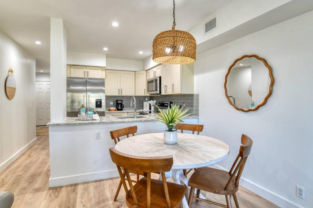 Photo of Kitchen in Surfcrest Village