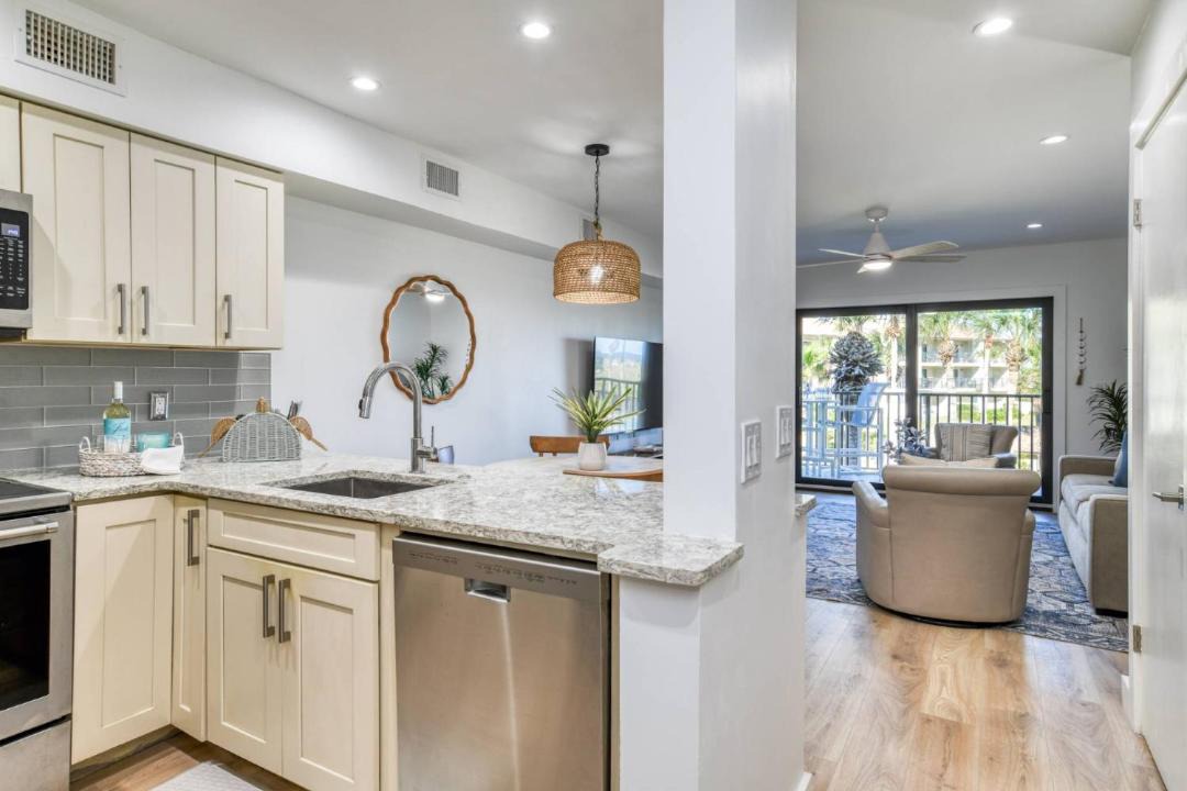Photo of Kitchen in Surfcrest Village