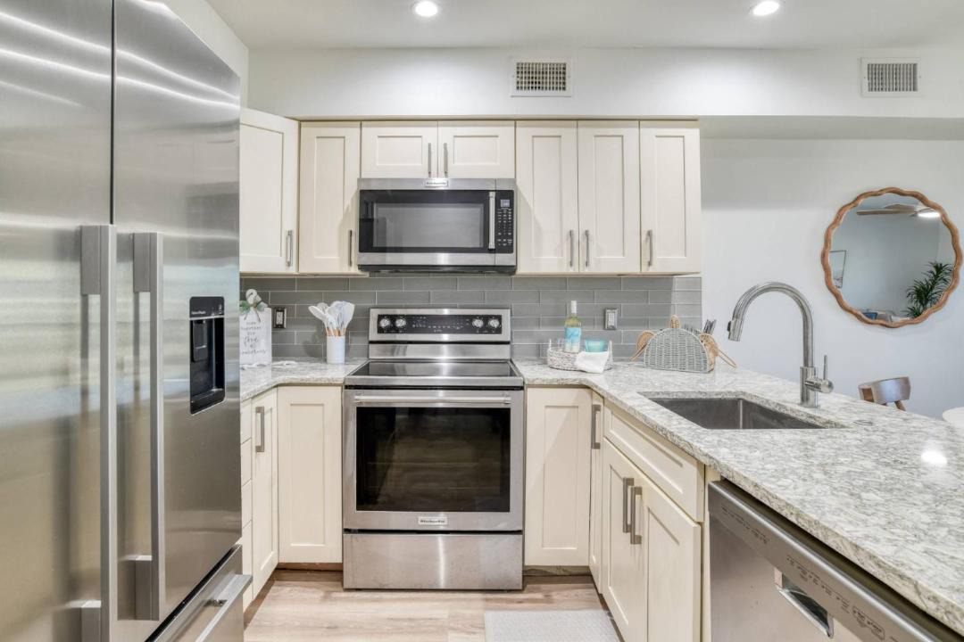 Photo of Kitchen in Surfcrest Village