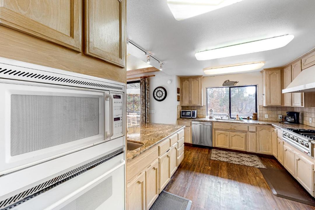 Photo of Kitchen in Shaver Lake