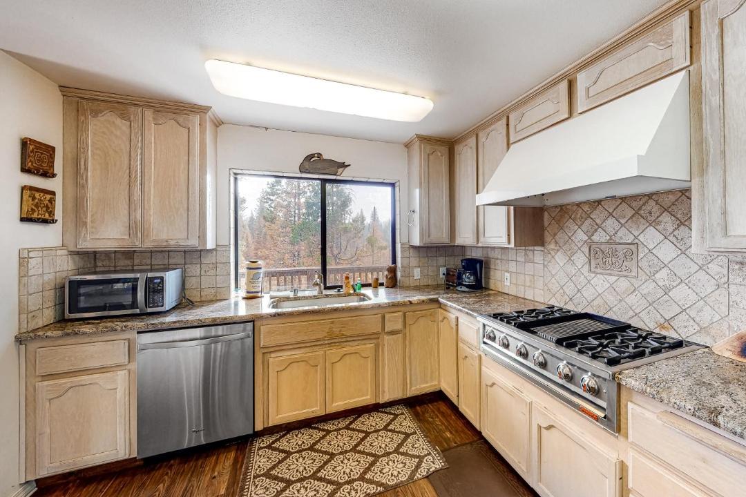 Photo of Kitchen in Shaver Lake