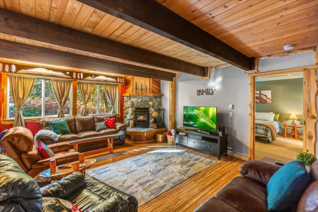 Photo of Others in Packwood