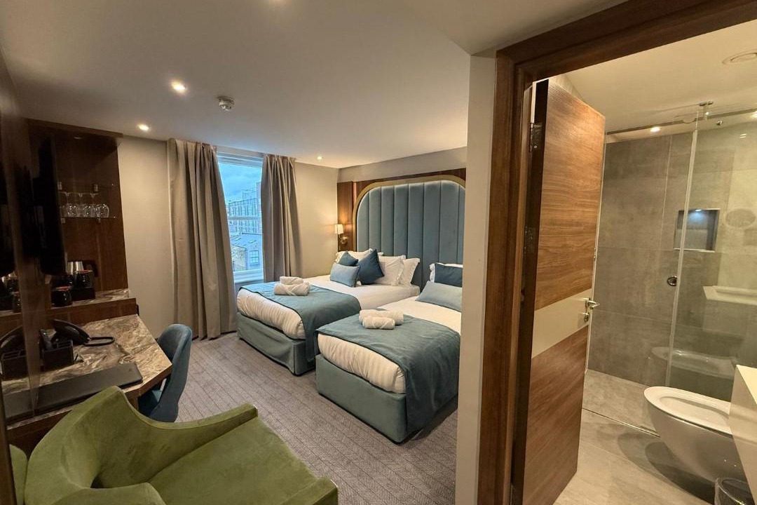 Photo of Others in Earl's Court