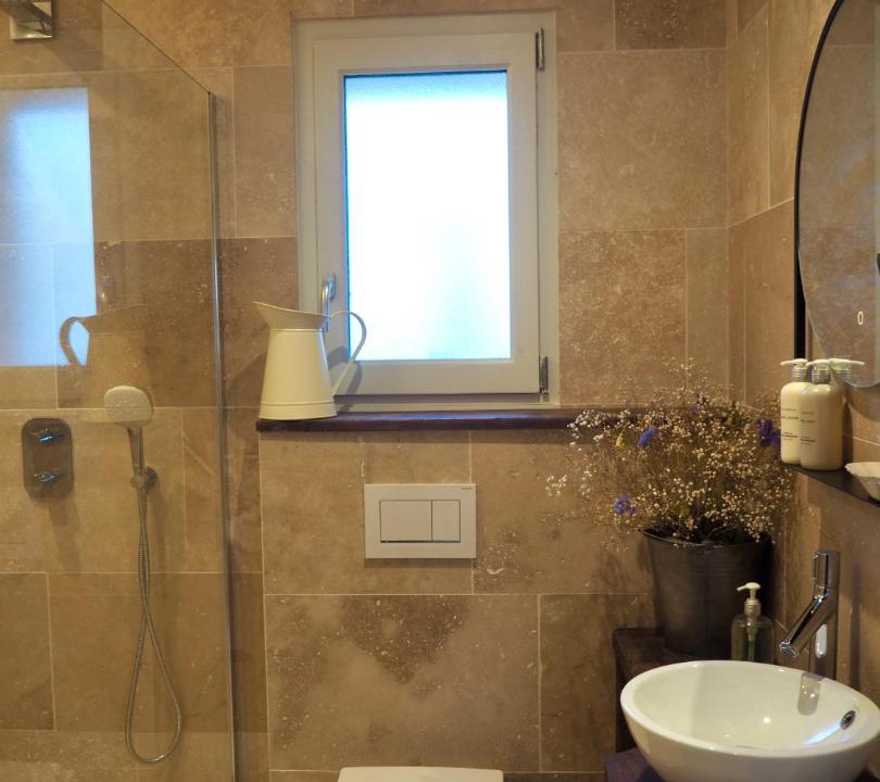 Photo of Bathroom in Ville-sur-Jarnioux