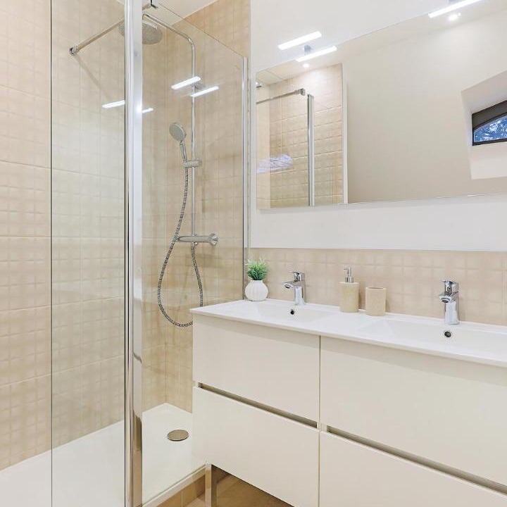 Photo of Bathroom in Vourles