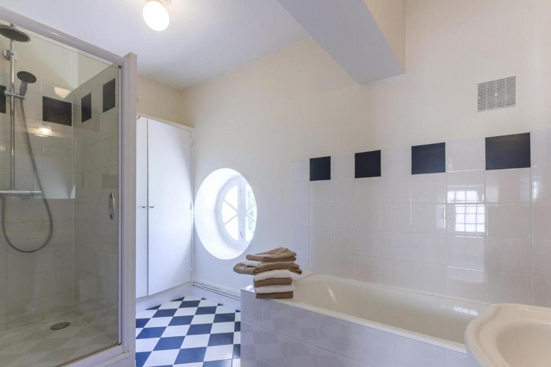 Photo of Bathroom in Tracy-sur-Mer