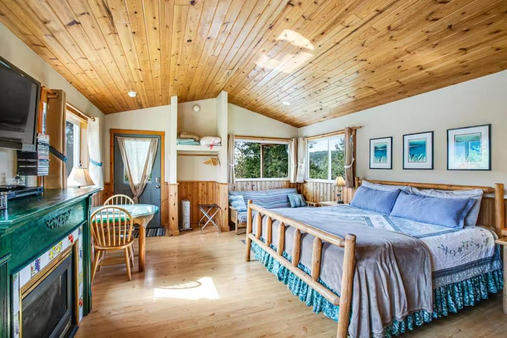 Photo of Bedroom in Deer Harbor