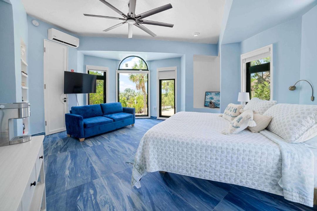 Photo of Bedroom in Long Beach Estates