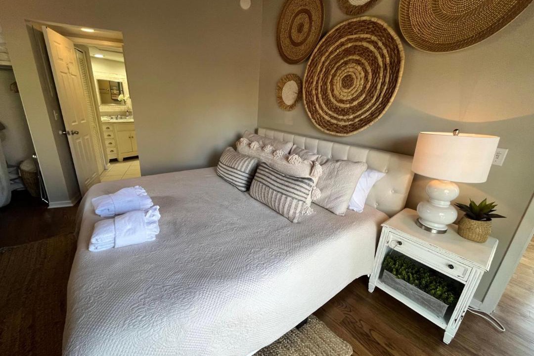 Photo of Bedroom in Night Heron