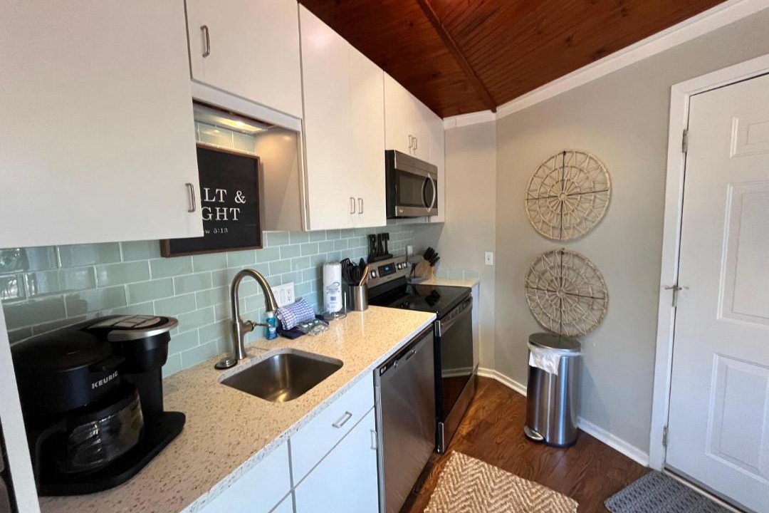 Photo of Kitchen in Night Heron