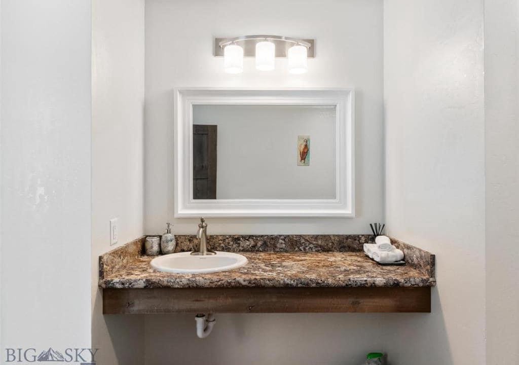 Photo of Bathroom in Gardiner