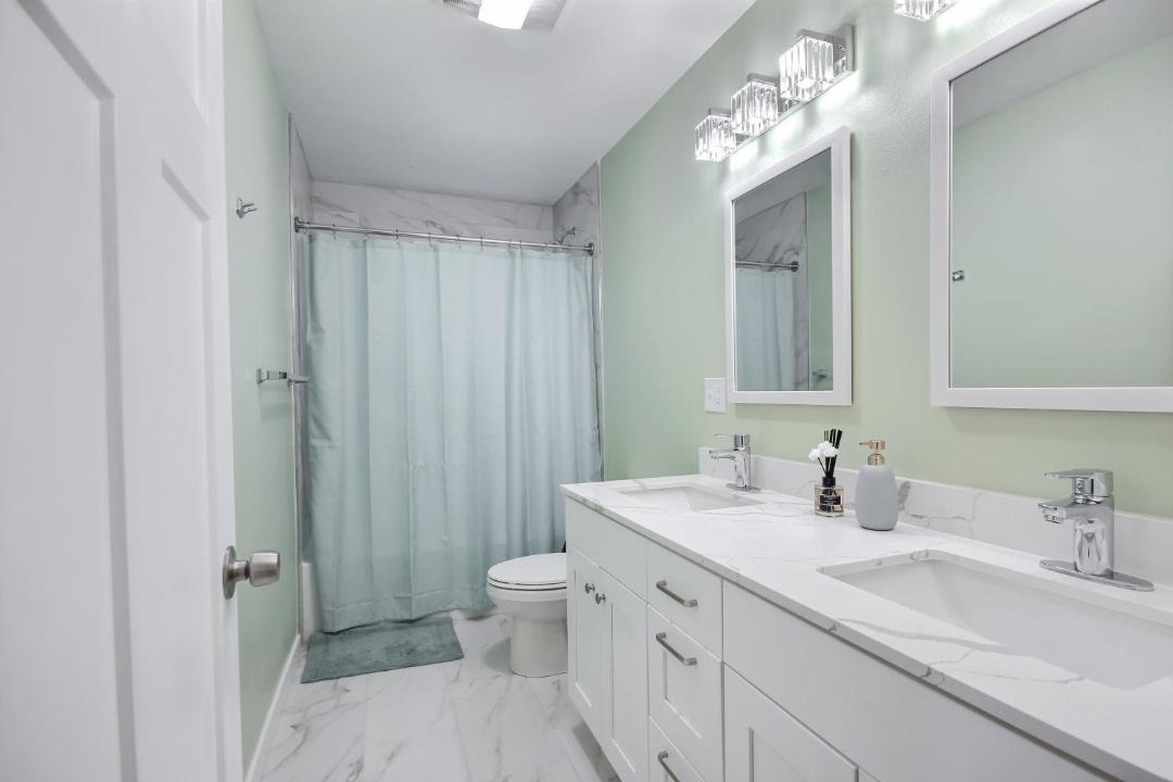 Photo of Bathroom in Hilltop