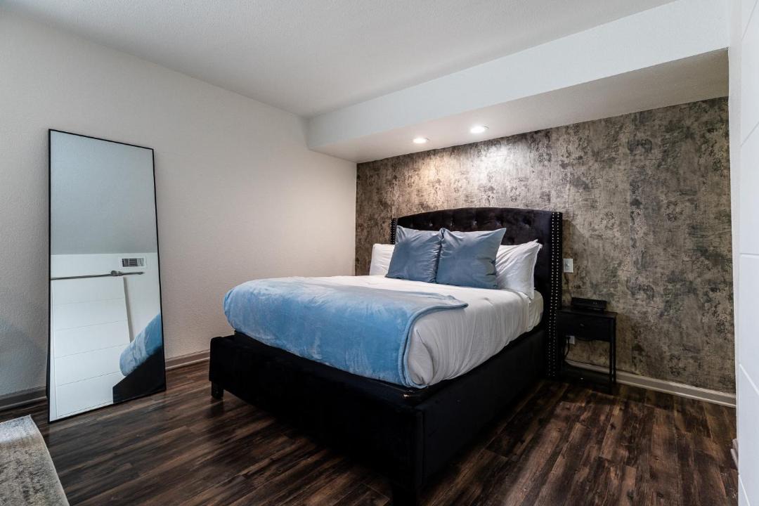 Photo of Bedroom in Braeswood Place