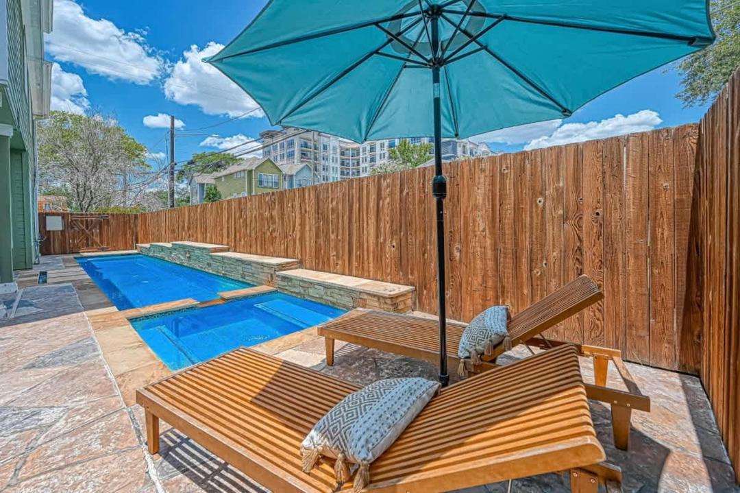 Photo of Patio Balcony in Houston Heights