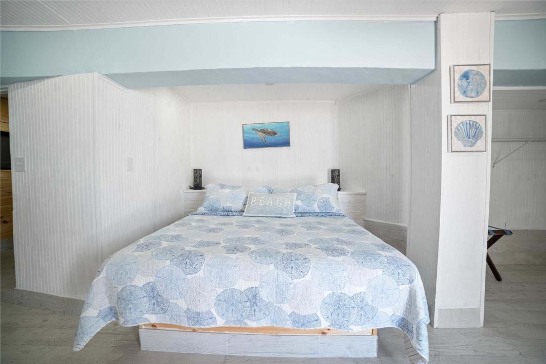 Photo of Bedroom in Long Beach Estates