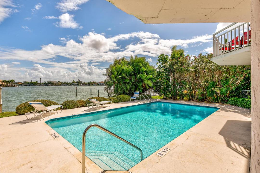 Photo of Patio Balcony in Treasure Island