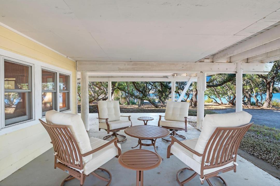 Photo of Patio Balcony in Ono Island