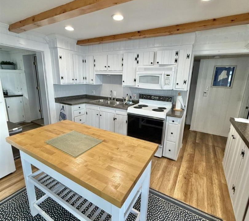 Photo of Kitchen in Sebago