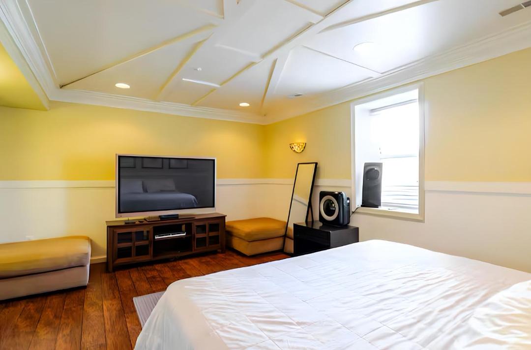 Photo of Bedroom in Upper Marlboro