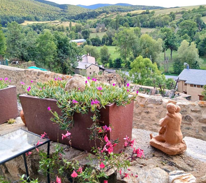 Photo of Others in Eyne