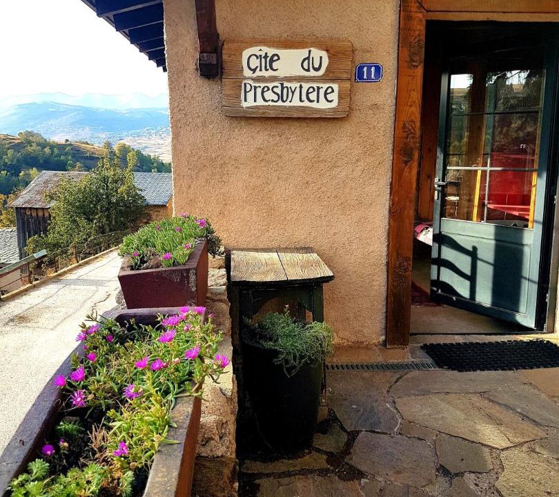 Photo of Others in Eyne