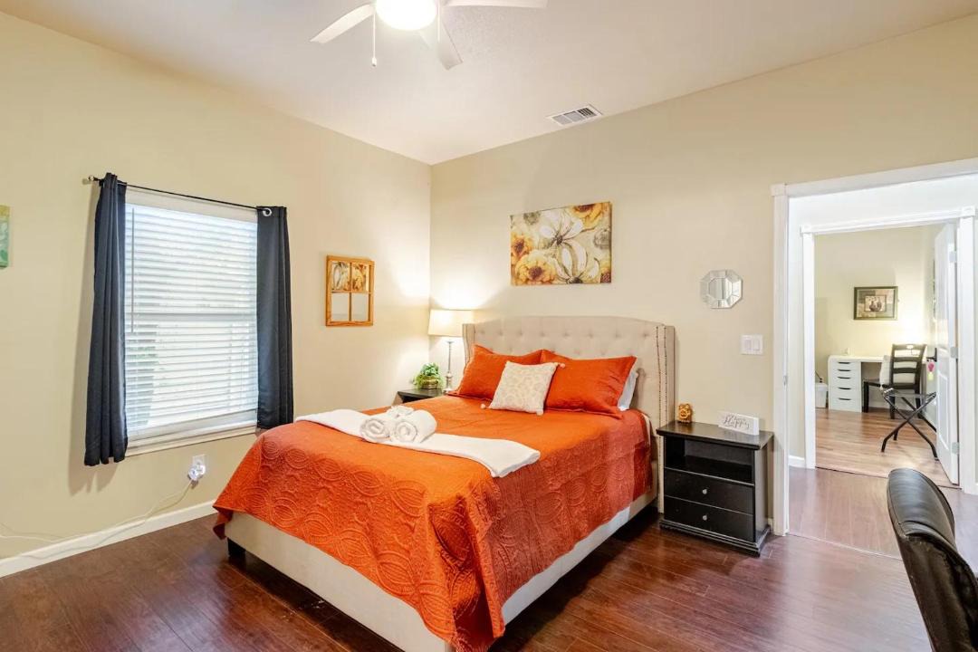 Photo of Bedroom in Five Points
