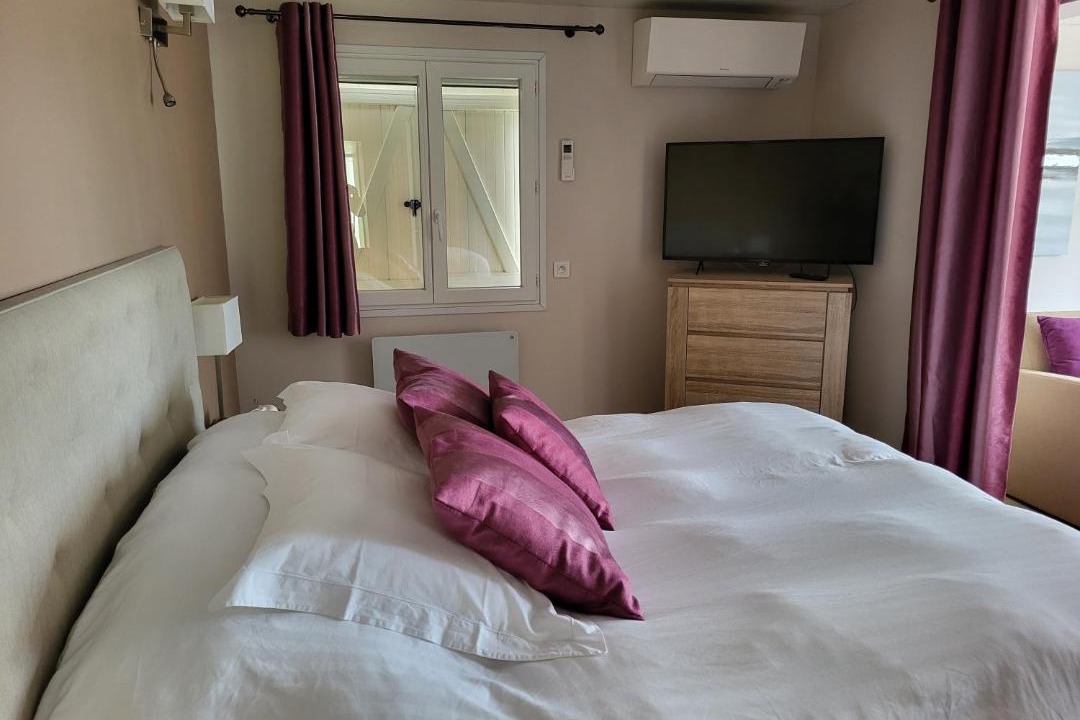 Photo of Bedroom in Noailles