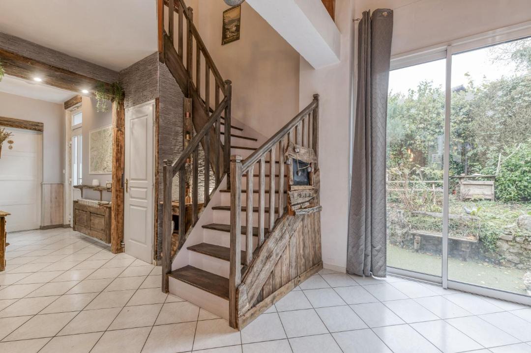 Photo of Others in Theys