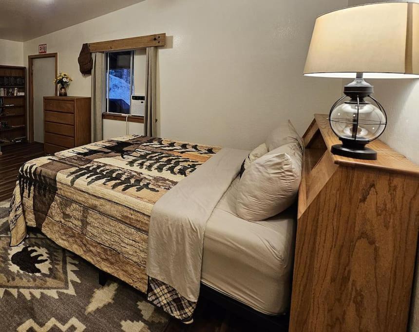 Photo of Bedroom in Groveland