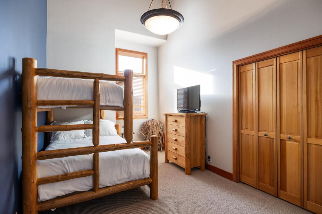 Photo of Bedroom in Park Meadows