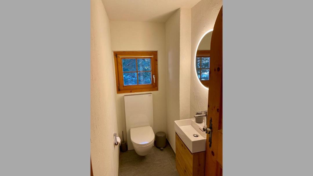Photo of Bathroom in Madulain