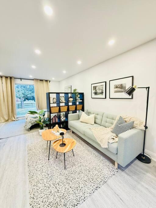 Photo of Livingroom in Pickering