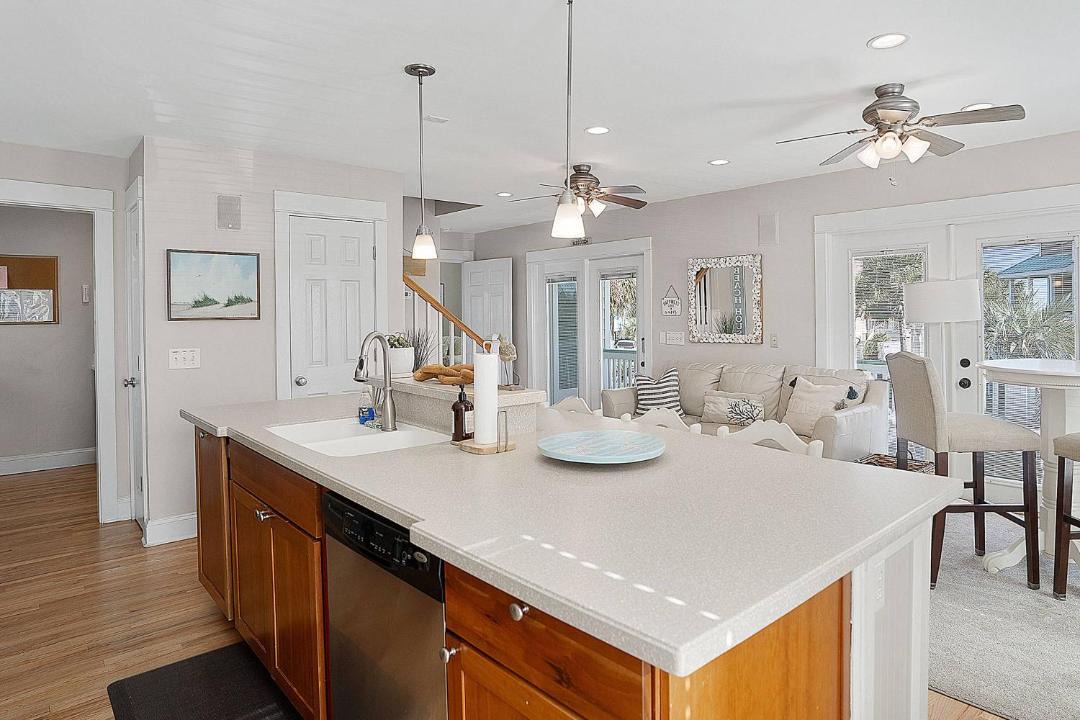 Photo of Kitchen in Oceanmarsh Subdivision