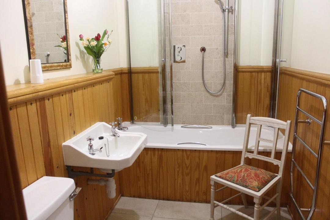 Photo of Bathroom in Lochailort