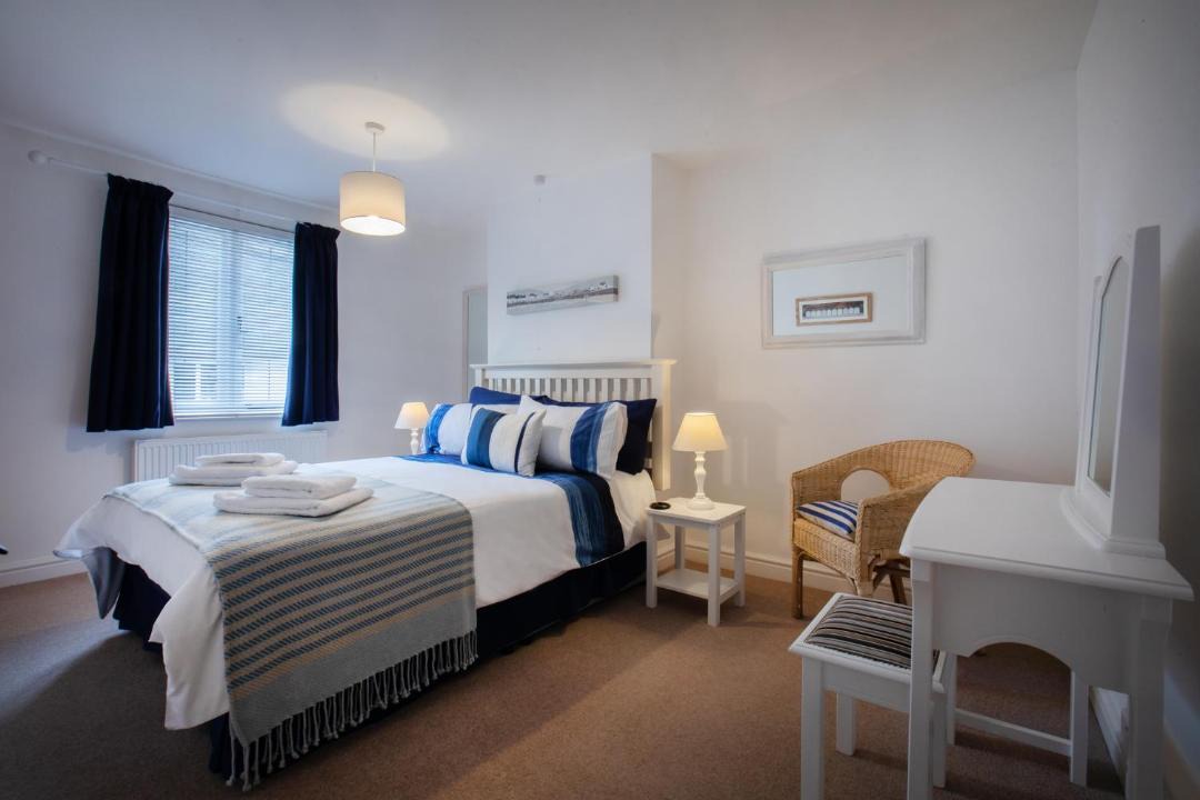 Photo of Bedroom in Budleigh Salterton