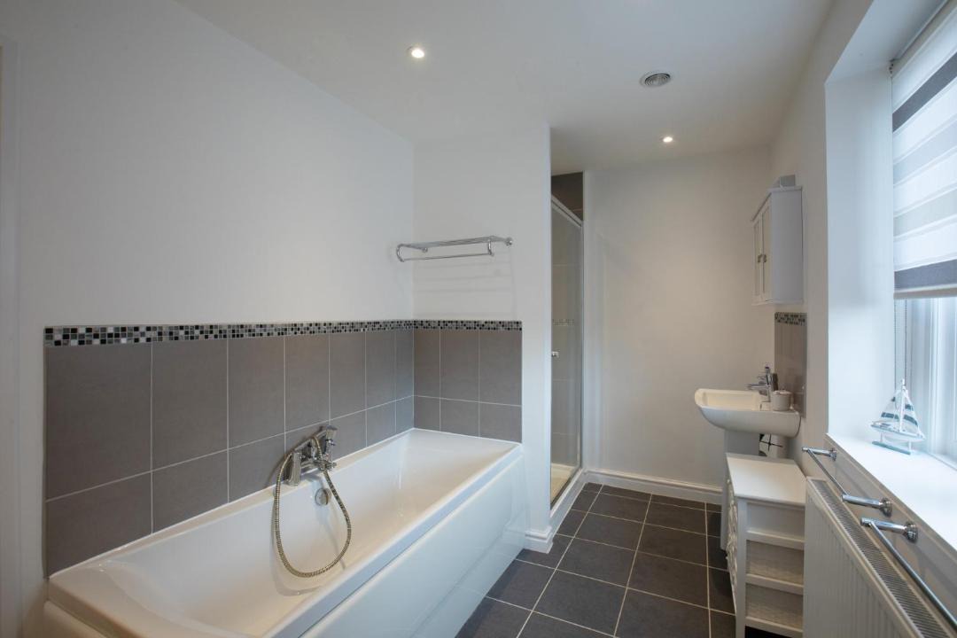 Photo of Bathroom in Budleigh Salterton