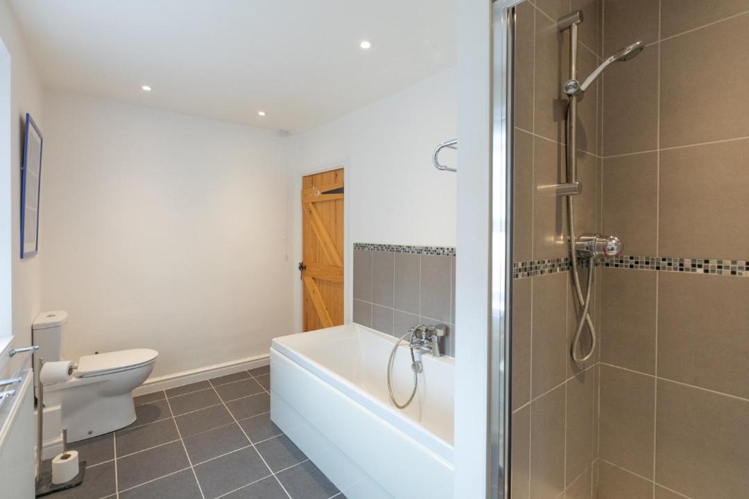 Photo of Bathroom in Budleigh Salterton