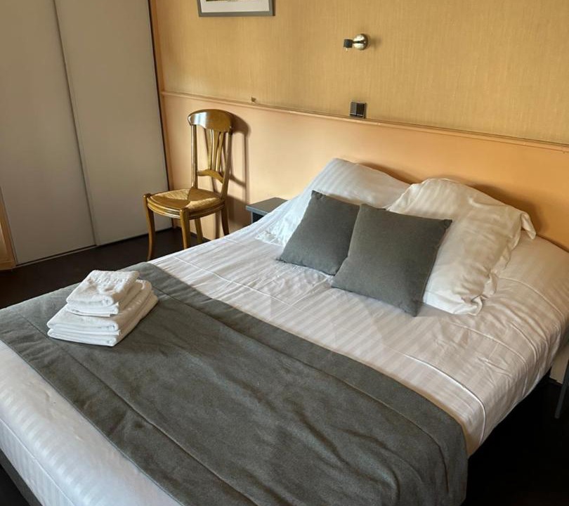 Photo of Bedroom in Yenne