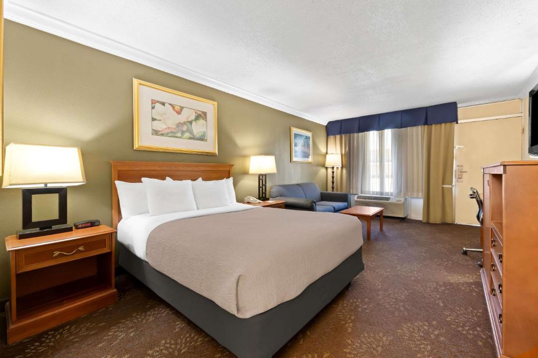 Photo of Bedroom in Morgan City