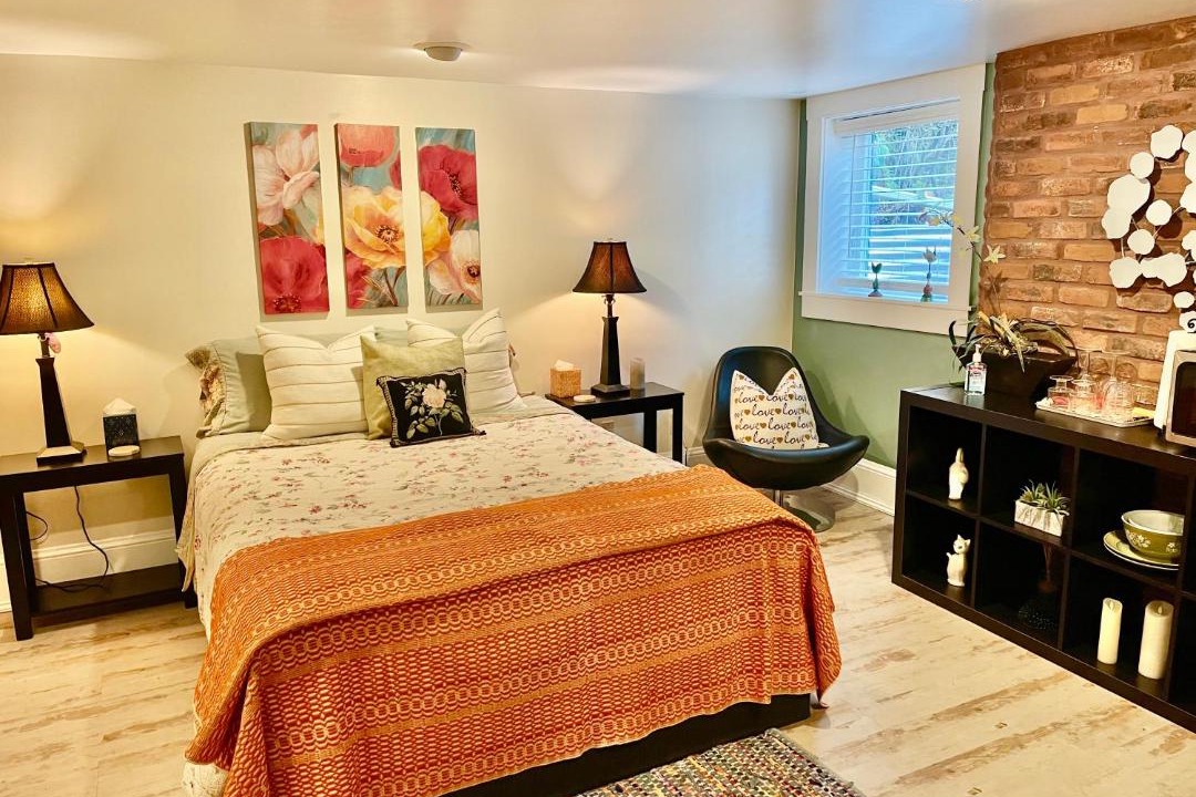 Photo of Bedroom in Hollywood District