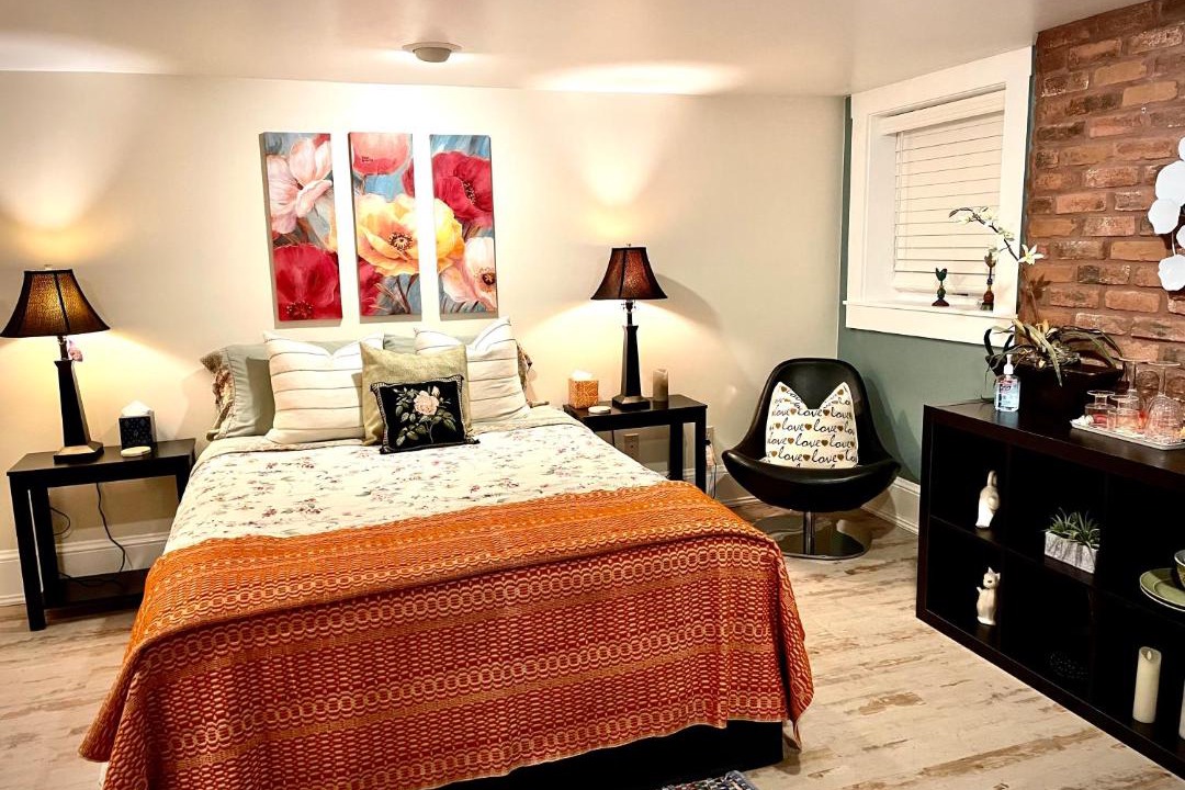 Photo of Bedroom in Hollywood District