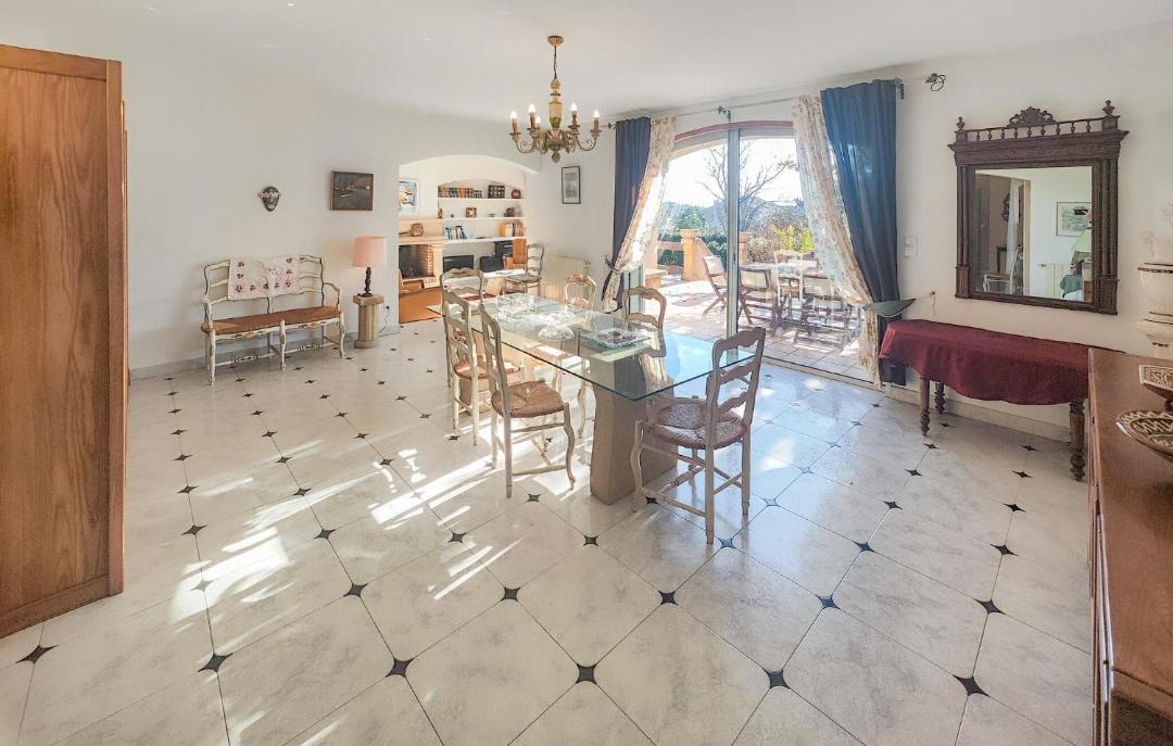 Photo of Others in Cruzy